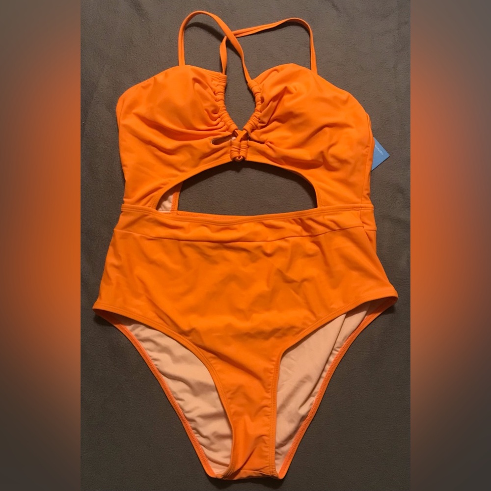 NWT Cupshe Open Middle Swimsuit